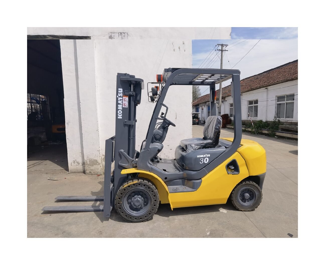 komatsu FD30 Diesel Forklift 3-ton with Triplex Mast