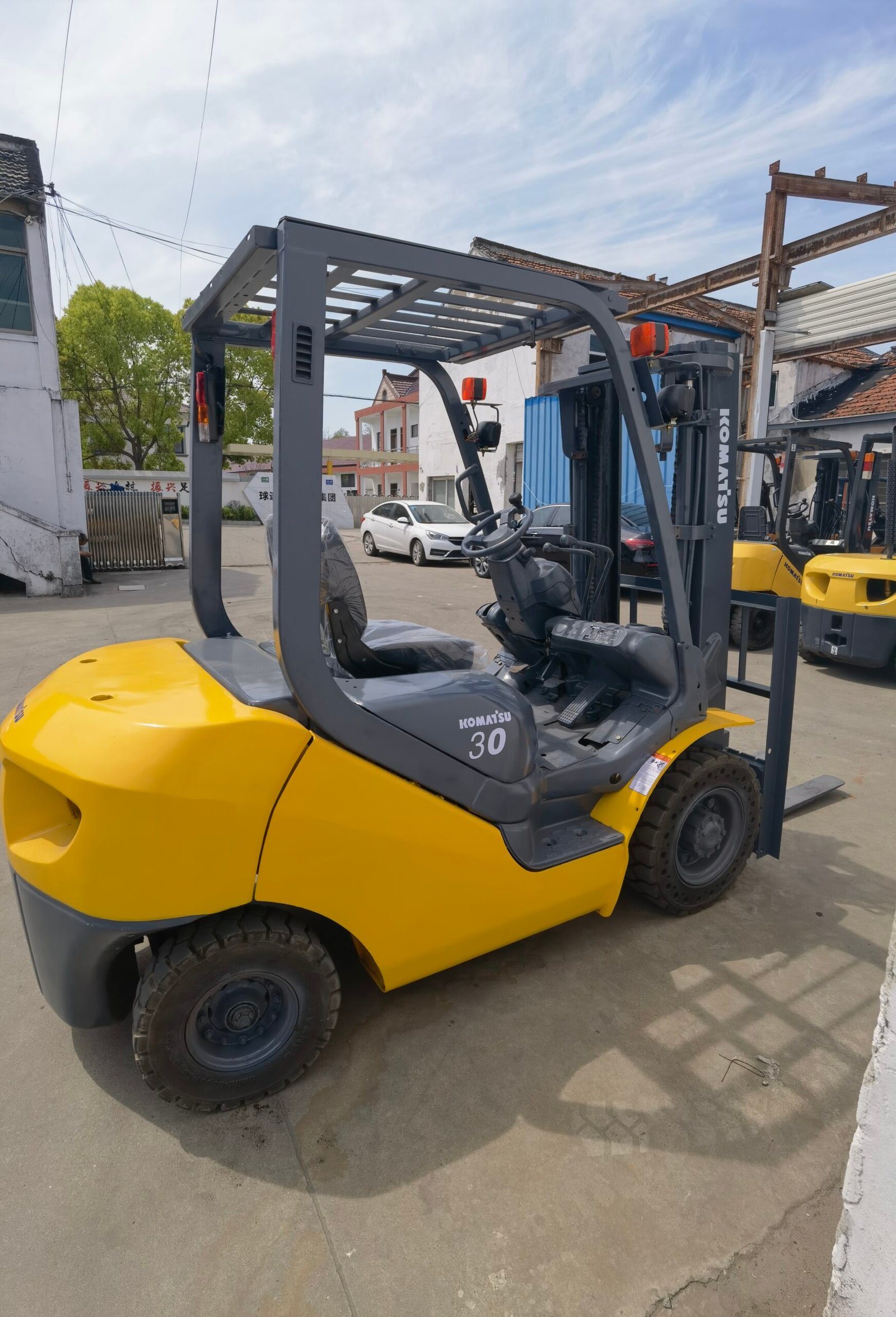 komatsu FD30 Diesel Forklift 3-ton with Triplex Mast - 图片 3