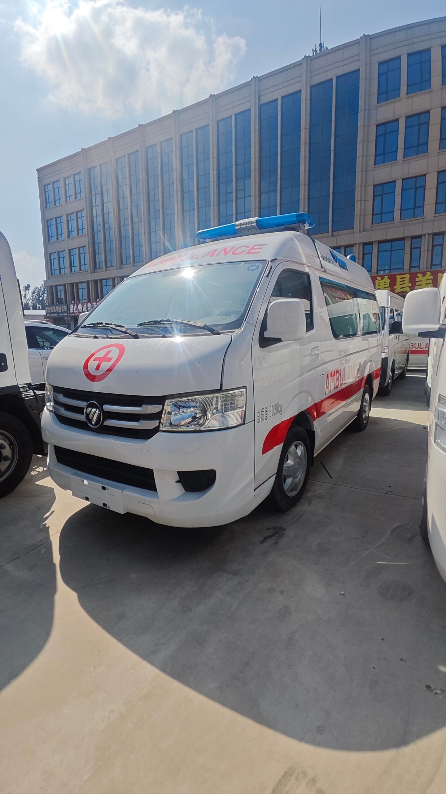 Foton G7 Medical Emergency Ambulance Vehicle - Image 2