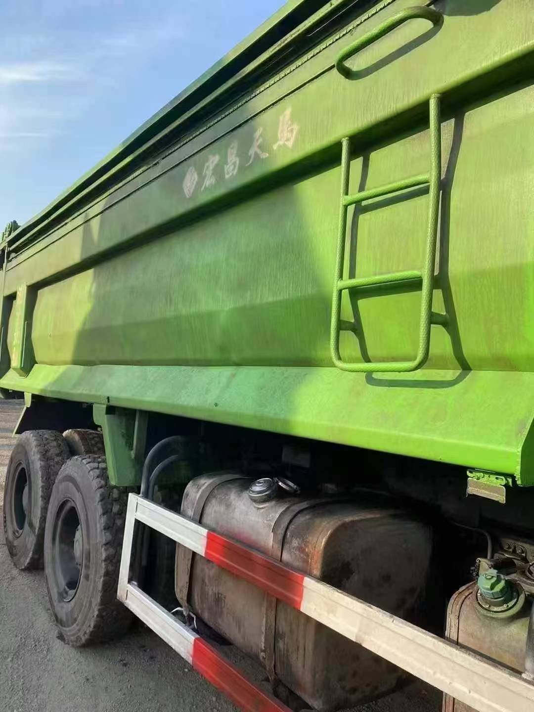 AUMAN Dump Truck 6*4 375HP - Image 4
